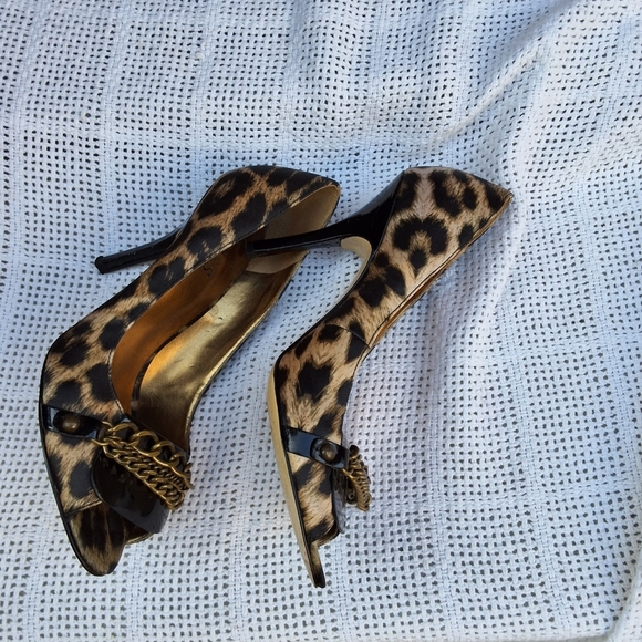 Guess Open Toe chain leopard heels 6.5‎ - Picture 6 of 9